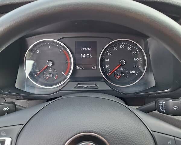 Червоний Фольксваген Крафтєр, об'ємом двигуна 1.97 л та пробігом 311 тис. км за 25300 $, фото 11 на Automoto.ua