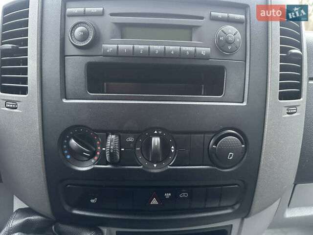 Красный Фольксваген Крафтер, объемом двигателя 2 л и пробегом 160 тыс. км за 18800 $, фото 16 на Automoto.ua