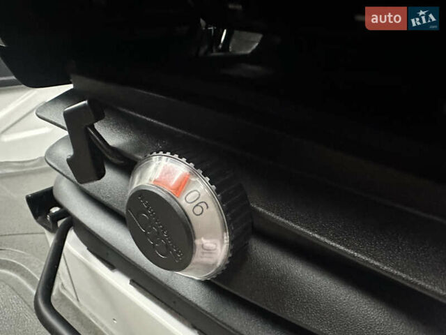 Красный Фольксваген Крафтер, объемом двигателя 2 л и пробегом 160 тыс. км за 18800 $, фото 18 на Automoto.ua