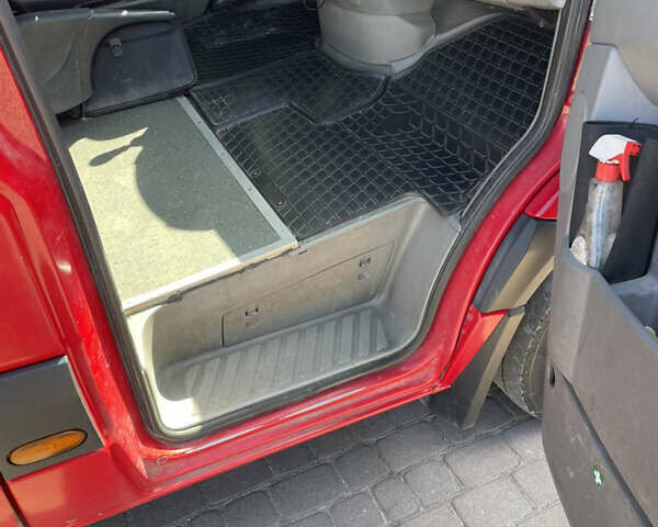 Красный Фольксваген Крафтер, объемом двигателя 1.97 л и пробегом 600 тыс. км за 27000 $, фото 11 на Automoto.ua