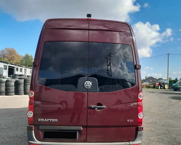 Червоний Фольксваген Крафтєр, об'ємом двигуна 2 л та пробігом 300 тис. км за 32000 $, фото 3 на Automoto.ua