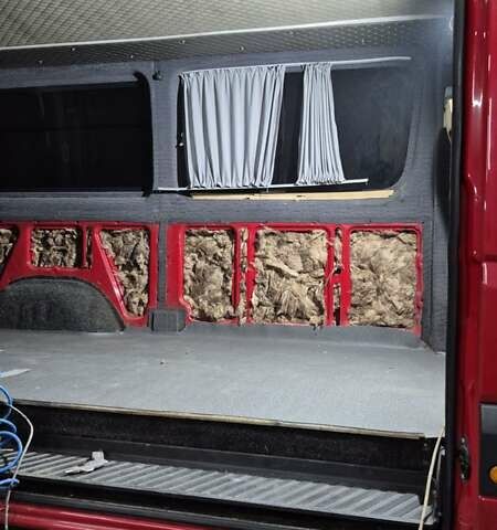 Красный Фольксваген Крафтер, объемом двигателя 2.46 л и пробегом 760 тыс. км за 13400 $, фото 13 на Automoto.ua