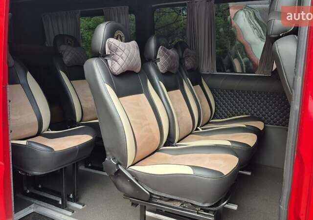 Красный Фольксваген Крафтер, объемом двигателя 2.46 л и пробегом 760 тыс. км за 13400 $, фото 1 на Automoto.ua