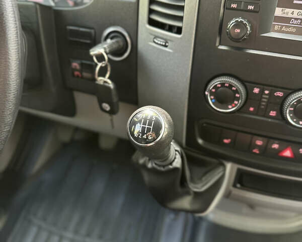 Фольксваген Крафтер 2016 в Черновцах на Automoto.ua Красный Фольксваген Крафтер, объемом двигателя 2 л и пробегом 114 тыс. км за 27500 $, фото 42 на Automoto.ua