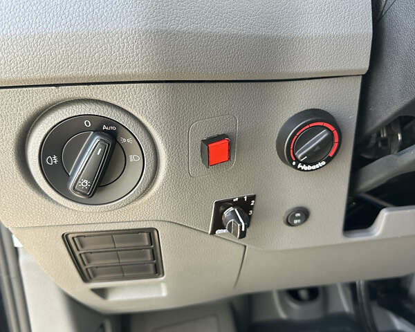 Фольксваген Крафтєр, об'ємом двигуна 2 л та пробігом 280 тис. км за 37000 $, фото 13 на Automoto.ua