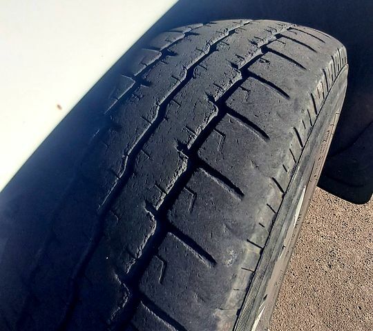 Фольксваген Крафтєр, об'ємом двигуна 2 л та пробігом 473 тис. км за 13700 $, фото 1 на Automoto.ua