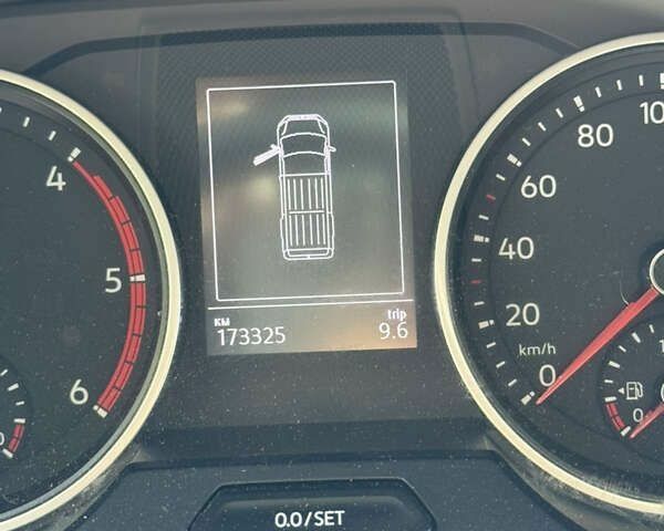 Фольксваген Крафтєр, об'ємом двигуна 2 л та пробігом 173 тис. км за 26700 $, фото 18 на Automoto.ua