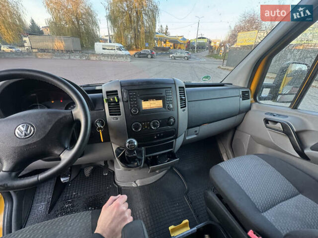 Желтый Фольксваген Крафтер, объемом двигателя 1.97 л и пробегом 475 тыс. км за 16500 $, фото 21 на Automoto.ua