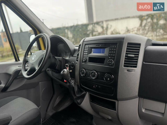 Жовтий Фольксваген Крафтєр, об'ємом двигуна 2 л та пробігом 248 тис. км за 19300 $, фото 37 на Automoto.ua