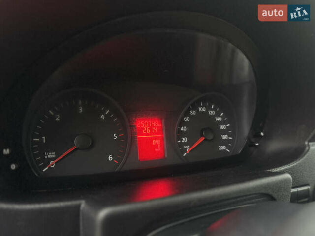 Жовтий Фольксваген Крафтєр, об'ємом двигуна 2 л та пробігом 248 тис. км за 19300 $, фото 6 на Automoto.ua