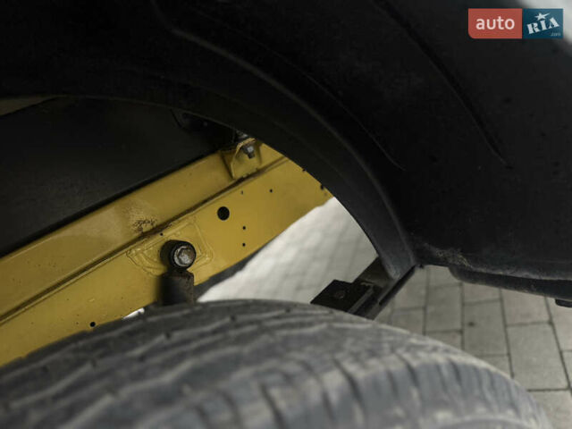 Желтый Фольксваген Крафтер, объемом двигателя 2 л и пробегом 248 тыс. км за 18999 $, фото 17 на Automoto.ua