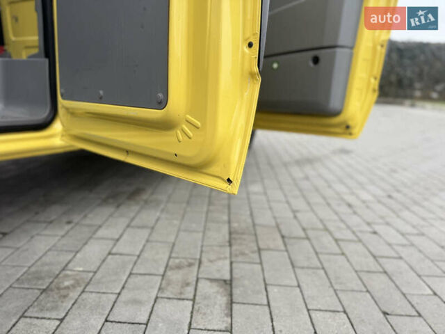 Жовтий Фольксваген Крафтєр, об'ємом двигуна 2 л та пробігом 248 тис. км за 19300 $, фото 7 на Automoto.ua