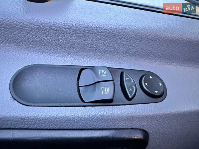 Желтый Фольксваген Крафтер, объемом двигателя 0 л и пробегом 160 тыс. км за 16921 $, фото 15 на Automoto.ua