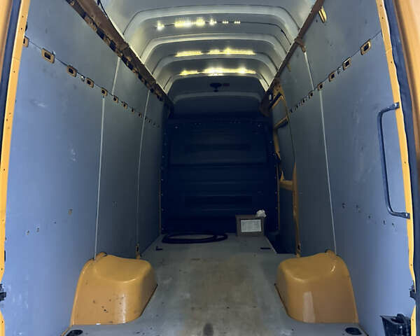 Желтый Фольксваген Крафтер, объемом двигателя 0 л и пробегом 160 тыс. км за 16921 $, фото 10 на Automoto.ua