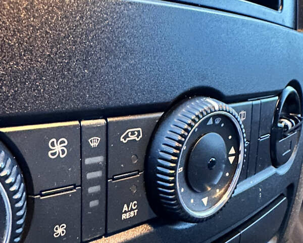 Желтый Фольксваген Крафтер, объемом двигателя 0 л и пробегом 160 тыс. км за 16921 $, фото 17 на Automoto.ua