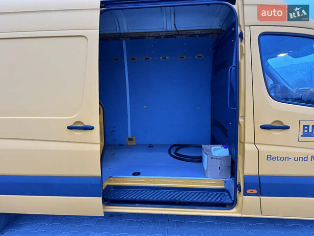 Желтый Фольксваген Крафтер, объемом двигателя 0 л и пробегом 160 тыс. км за 16921 $, фото 22 на Automoto.ua