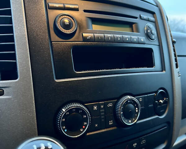 Желтый Фольксваген Крафтер, объемом двигателя 0 л и пробегом 160 тыс. км за 16921 $, фото 16 на Automoto.ua