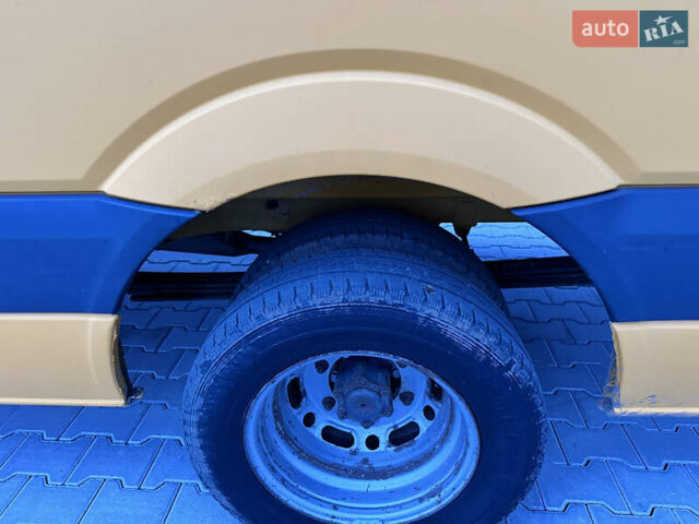 Желтый Фольксваген Крафтер, объемом двигателя 0 л и пробегом 160 тыс. км за 16921 $, фото 14 на Automoto.ua