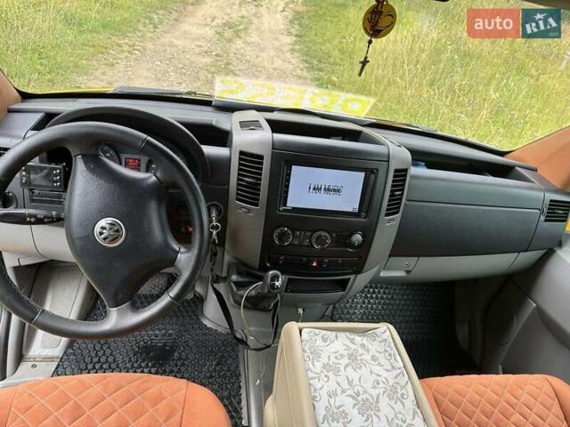 Желтый Фольксваген Крафтер, объемом двигателя 2.5 л и пробегом 355 тыс. км за 19000 $, фото 15 на Automoto.ua