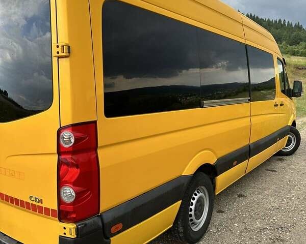 Желтый Фольксваген Крафтер, объемом двигателя 2.5 л и пробегом 355 тыс. км за 19000 $, фото 3 на Automoto.ua