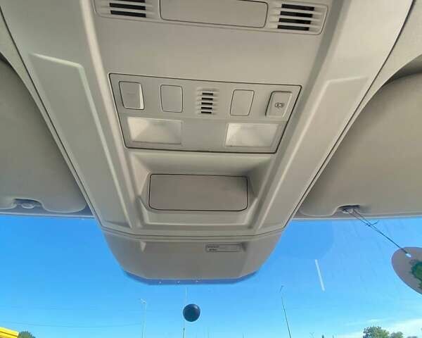 Желтый Фольксваген Крафтер, объемом двигателя 2 л и пробегом 215 тыс. км за 15950 $, фото 14 на Automoto.ua