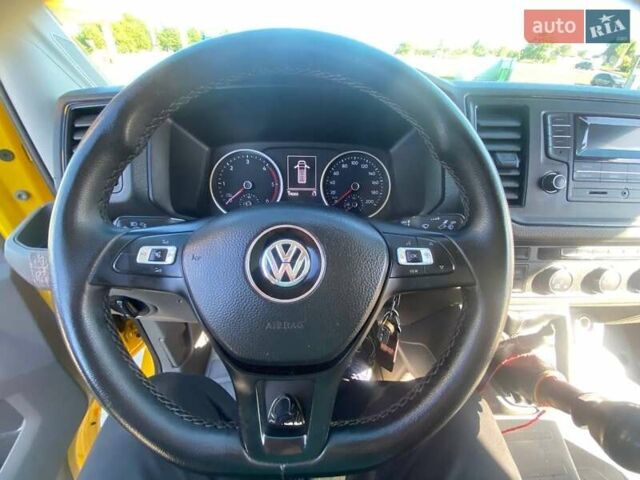 Желтый Фольксваген Крафтер, объемом двигателя 2 л и пробегом 215 тыс. км за 15950 $, фото 12 на Automoto.ua