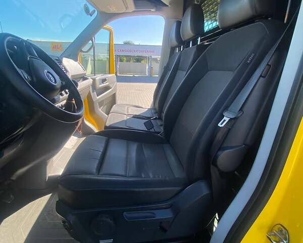 Желтый Фольксваген Крафтер, объемом двигателя 2 л и пробегом 215 тыс. км за 15950 $, фото 11 на Automoto.ua