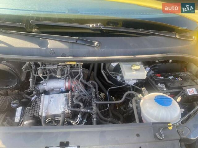 Желтый Фольксваген Крафтер, объемом двигателя 2 л и пробегом 215 тыс. км за 15950 $, фото 10 на Automoto.ua