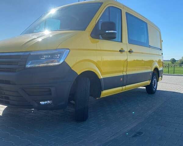 Желтый Фольксваген Крафтер, объемом двигателя 2 л и пробегом 215 тыс. км за 15950 $, фото 2 на Automoto.ua