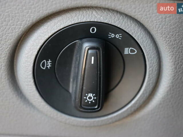 Желтый Фольксваген Крафтер, объемом двигателя 2 л и пробегом 234 тыс. км за 17900 $, фото 45 на Automoto.ua