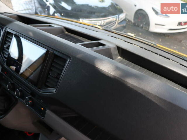 Желтый Фольксваген Крафтер, объемом двигателя 2 л и пробегом 234 тыс. км за 17900 $, фото 38 на Automoto.ua