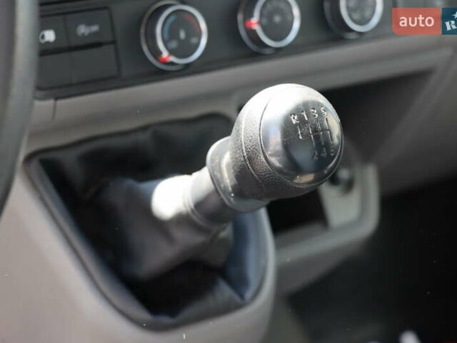 Желтый Фольксваген Крафтер, объемом двигателя 2 л и пробегом 234 тыс. км за 17900 $, фото 48 на Automoto.ua