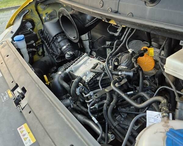 Желтый Фольксваген Крафтер, объемом двигателя 2 л и пробегом 202 тыс. км за 19716 $, фото 25 на Automoto.ua