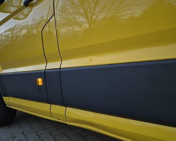 Желтый Фольксваген Крафтер, объемом двигателя 2 л и пробегом 202 тыс. км за 19716 $, фото 5 на Automoto.ua