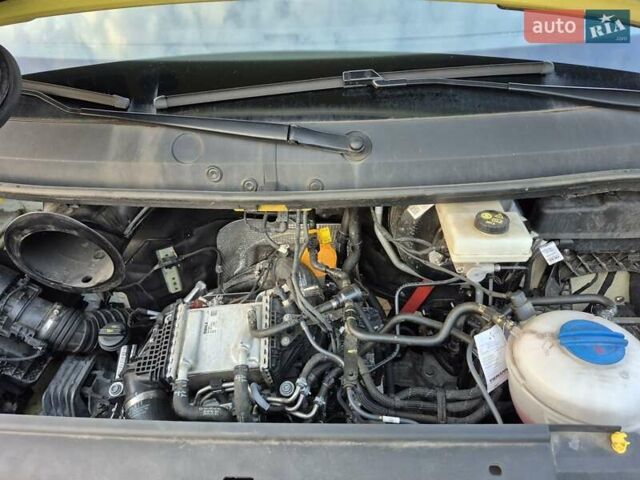 Желтый Фольксваген Крафтер, объемом двигателя 2 л и пробегом 202 тыс. км за 19716 $, фото 23 на Automoto.ua