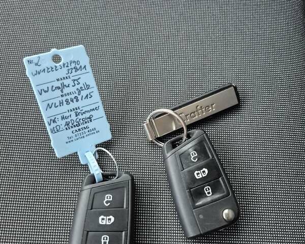 Желтый Фольксваген Крафтер, объемом двигателя 2 л и пробегом 202 тыс. км за 19716 $, фото 29 на Automoto.ua