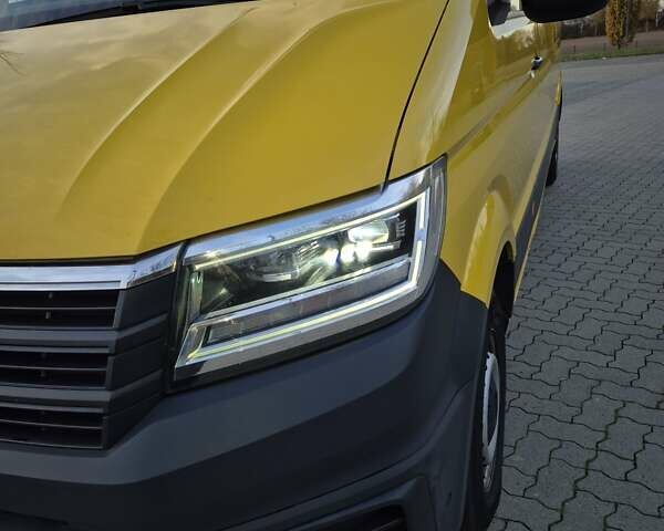 Желтый Фольксваген Крафтер, объемом двигателя 2 л и пробегом 202 тыс. км за 19716 $, фото 1 на Automoto.ua