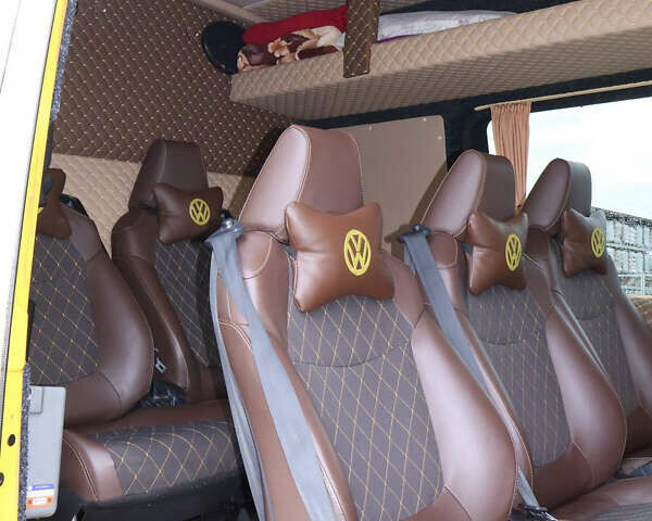 Желтый Фольксваген Крафтер, объемом двигателя 2.69 л и пробегом 340 тыс. км за 19500 $, фото 8 на Automoto.ua