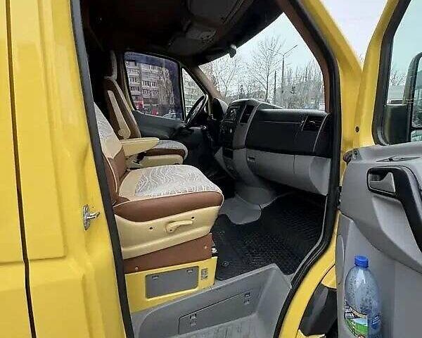 Желтый Фольксваген Крафтер, объемом двигателя 2.46 л и пробегом 700 тыс. км за 14500 $, фото 12 на Automoto.ua