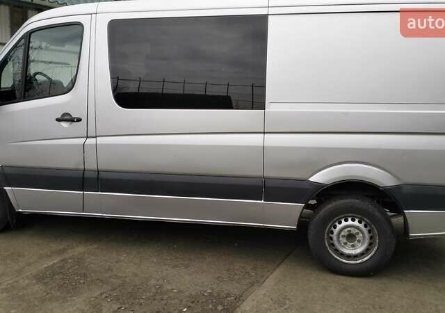 Серый Фольксваген Крафтер, объемом двигателя 2.5 л и пробегом 555 тыс. км за 9900 $, фото 2 на Automoto.ua