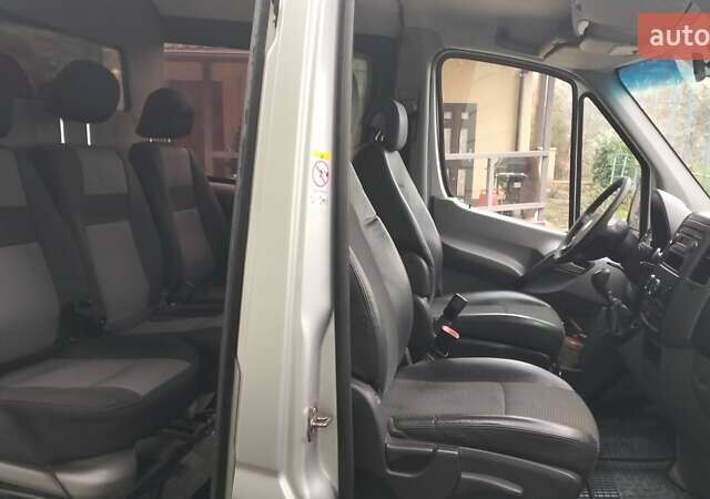 Серый Фольксваген Крафтер, объемом двигателя 2.5 л и пробегом 555 тыс. км за 9900 $, фото 7 на Automoto.ua