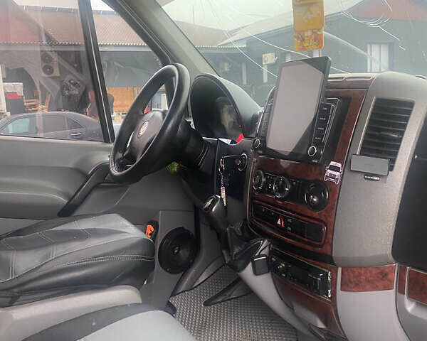 Сірий Фольксваген Крафтєр, об'ємом двигуна 2.5 л та пробігом 6 тис. км за 7600 $, фото 29 на Automoto.ua