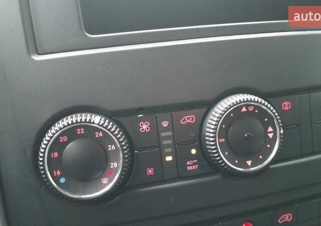 Серый Фольксваген Крафтер, объемом двигателя 2.5 л и пробегом 555 тыс. км за 9900 $, фото 9 на Automoto.ua