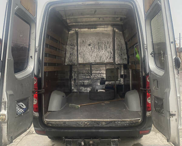 Сірий Фольксваген Крафтєр, об'ємом двигуна 2.5 л та пробігом 6 тис. км за 7600 $, фото 22 на Automoto.ua