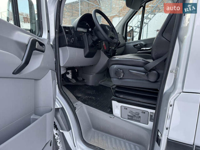 Серый Фольксваген Крафтер, объемом двигателя 1.97 л и пробегом 248 тыс. км за 22300 $, фото 38 на Automoto.ua