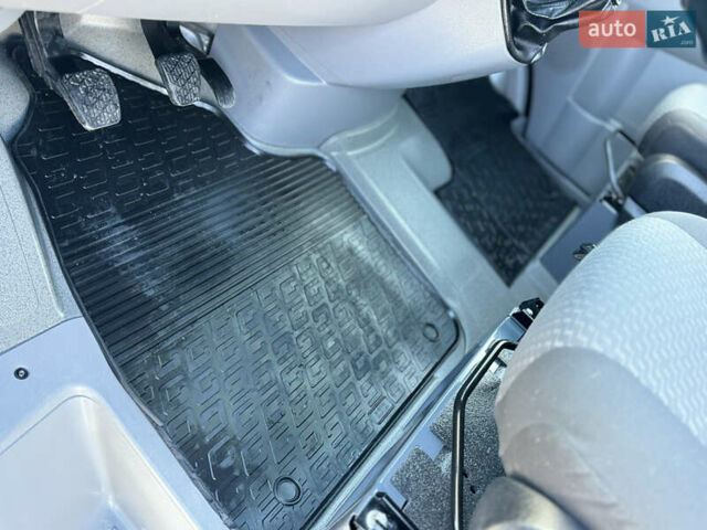 Сірий Фольксваген Крафтєр, об'ємом двигуна 2 л та пробігом 132 тис. км за 14500 $, фото 27 на Automoto.ua