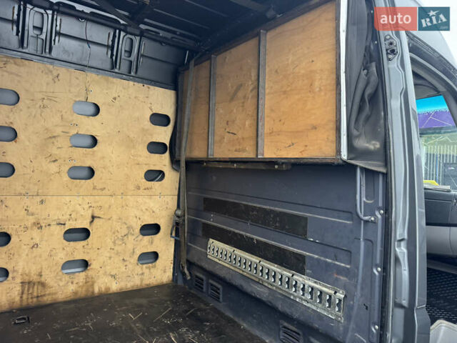 Серый Фольксваген Крафтер, объемом двигателя 1.97 л и пробегом 4 тыс. км за 14000 $, фото 6 на Automoto.ua