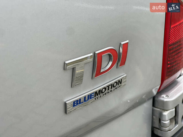 Серый Фольксваген Крафтер, объемом двигателя 1.97 л и пробегом 291 тыс. км за 13500 $, фото 17 на Automoto.ua