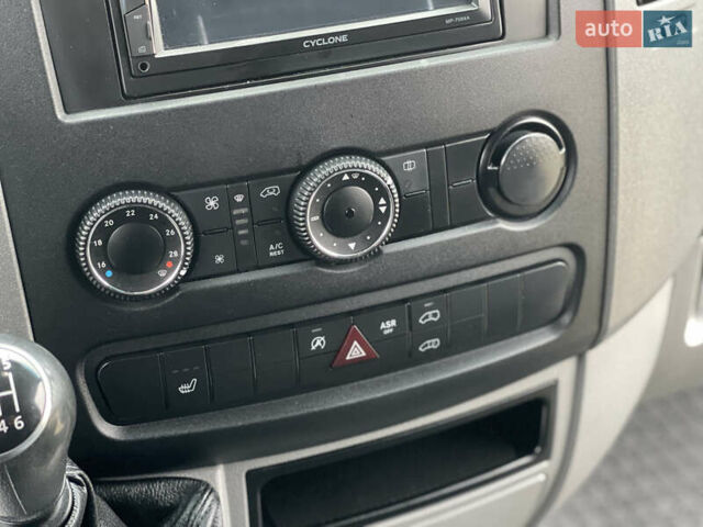 Серый Фольксваген Крафтер, объемом двигателя 1.97 л и пробегом 291 тыс. км за 13500 $, фото 29 на Automoto.ua