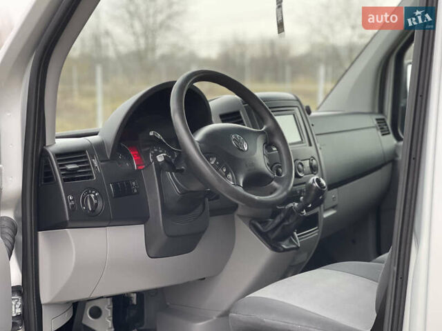 Серый Фольксваген Крафтер, объемом двигателя 1.97 л и пробегом 291 тыс. км за 13500 $, фото 31 на Automoto.ua